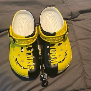 Smiley crocs NWT